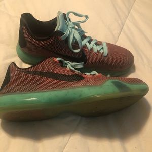 Nike Basketball Shoes - Kobe’s, 6.5 Youth